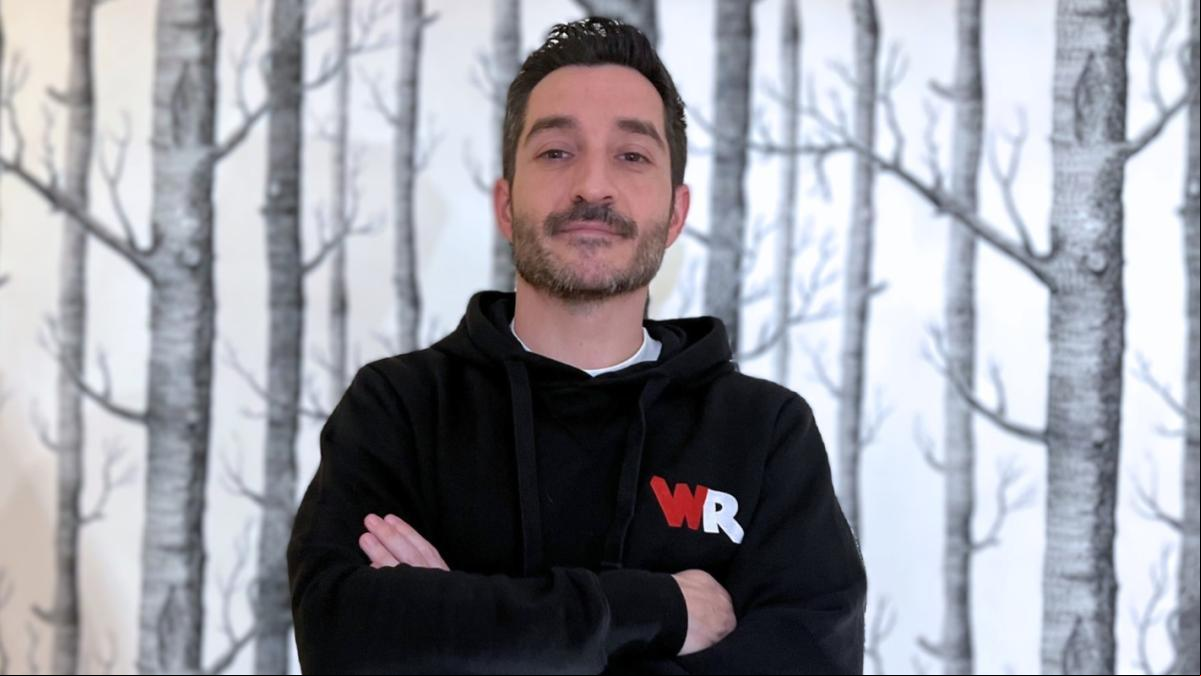 Daniel Martínez, experto en viajes: “Viajar con desconocidos te saca de tu zona de confort y te impulsa a vivir lo que no harías solo. La estabilidad es esencial, pero nos encierra en la rutina”