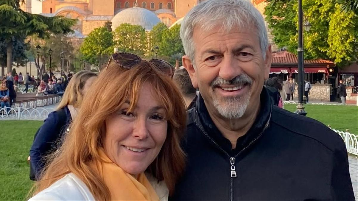 Así es la lujosa casa de Carlos Sobera y su mujer Patricia Santamarina en Madrid: muy luminosa, con palmeras y una espectacular piscina infinita
