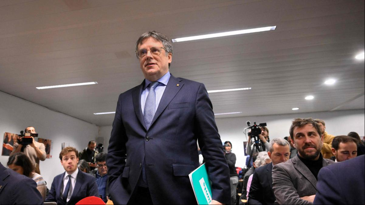 Un tribunal belga obliga a dos periodistas españoles a pagar 3.500 euros a Puigdemont Un tribunal belga obliga a dos periodistas españoles a pagar 3.500 euros a Puigdemont