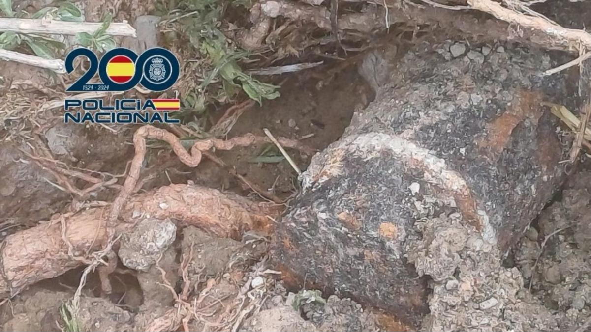 Las intensas lluvias sacan a la luz un proyectil aún activo de la Guerra Civil