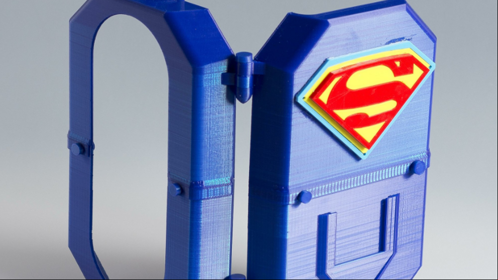 Superhéroes impresos en 3D para la lucha contra el cáncer infantil