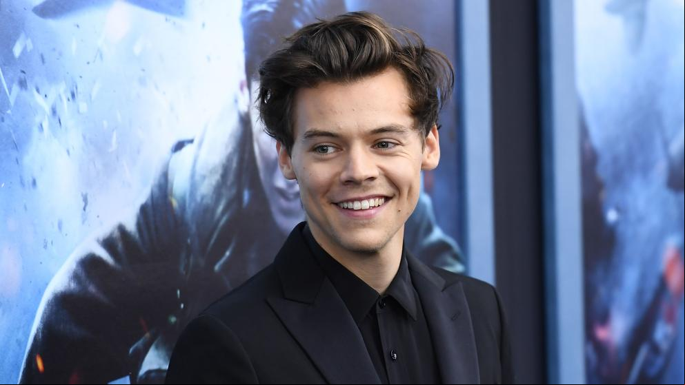 Harry Styles se disfraza de Elton John y vuelve a abrirse el debate sobre su sexualidad