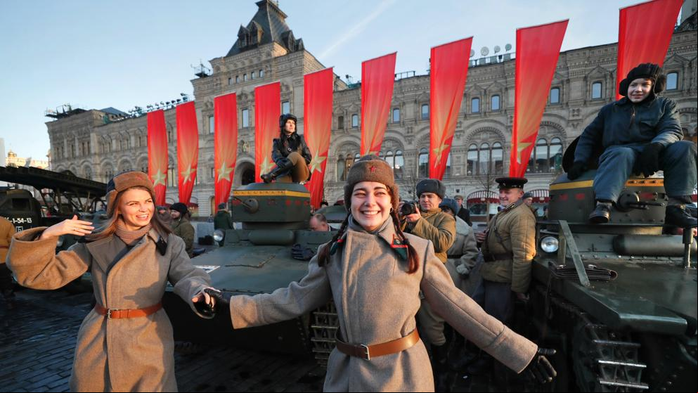 Moscú conmemora la histórica parada militar que frenó a los nazis en 1941