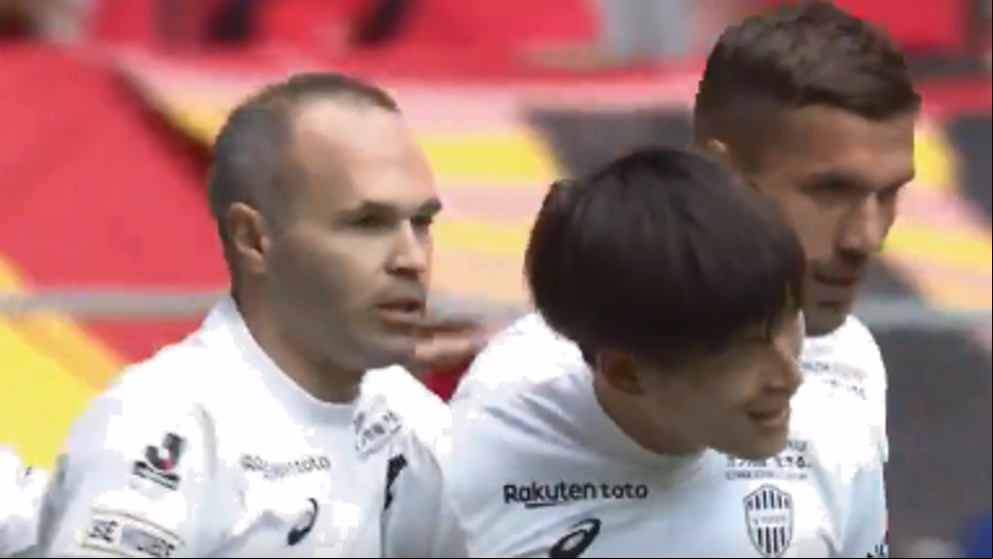 Primer duelo liguero en Japón entre Iniesta y Fernando Torres