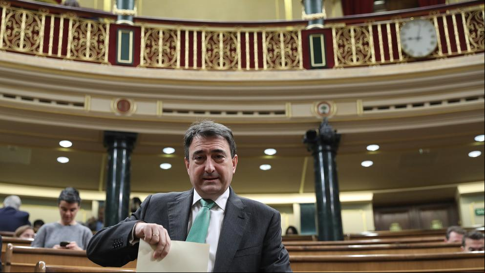 “¡Les da lo mismo un relator que un botijo!”