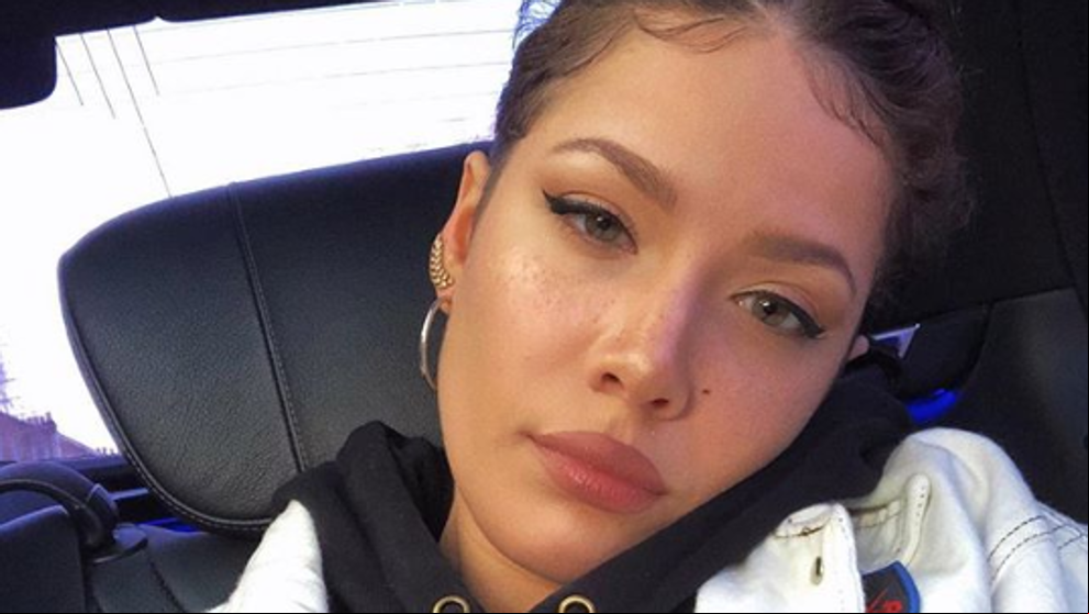 Halsey se tatúa la cara de Marilyn Manson