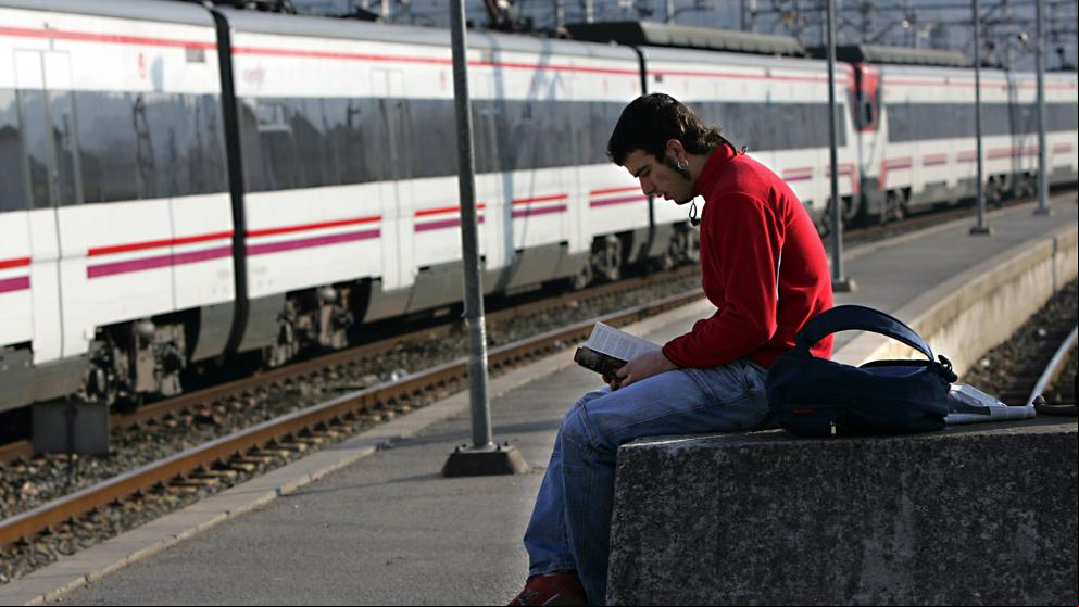La CNMC sanciona con 118 millones a 15 empresas por repartirse concursos de Adif