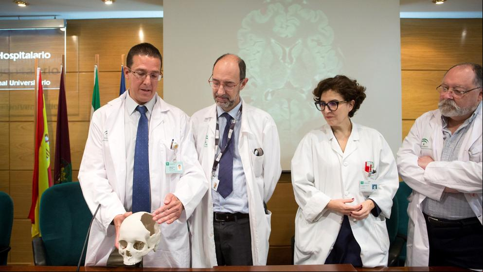 Conserva el habla y elimina su epilepsia tras extirparle un tumor cerebral en el área del lenguaje