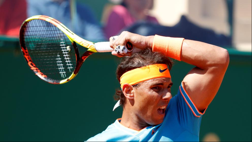 Nadal arrolla a Bautista en su regreso a las pistas