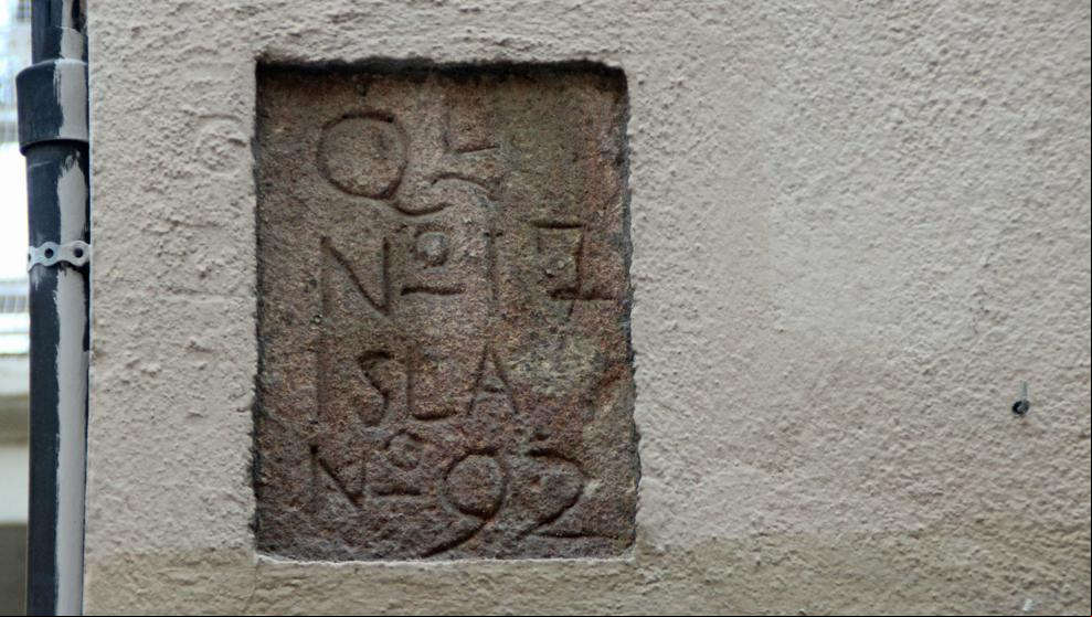 Las marcas militares de la Barceloneta