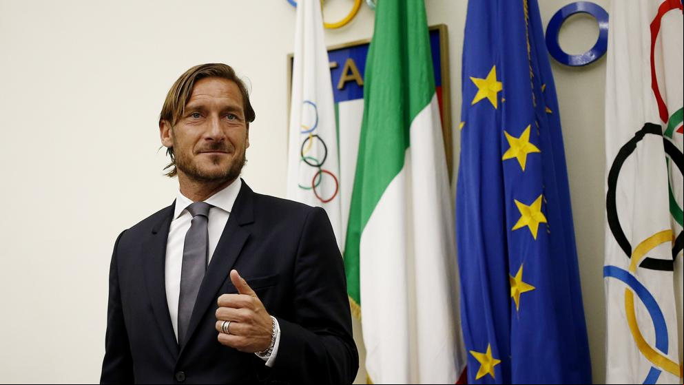 Totti deja la Roma y carga contra la directiva