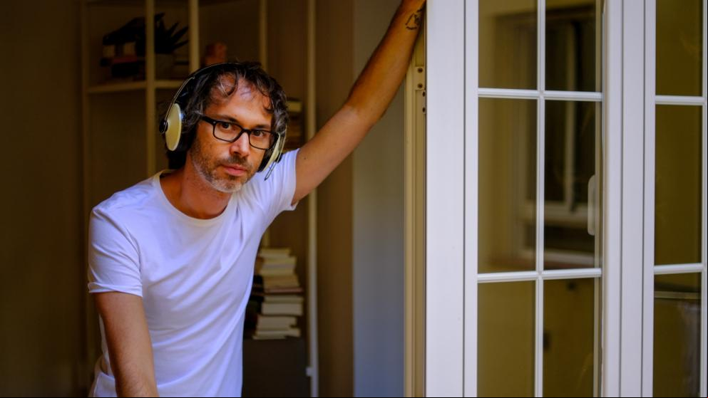 El pianista James Rhodes vuelve a donar mil euros a Open Arms, esta vez en nombre de Santiago Abascal