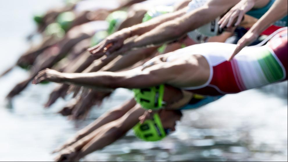 Buscan a un triatleta desaparecido durante una prueba en el río Miño