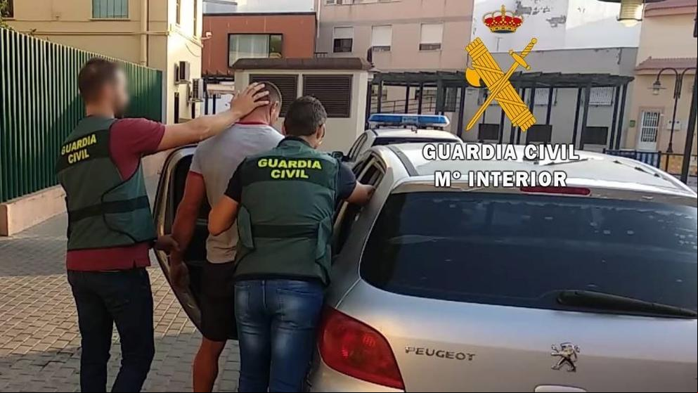Tres detenidos por herir de gravedad a un vigilante de seguridad en Almería