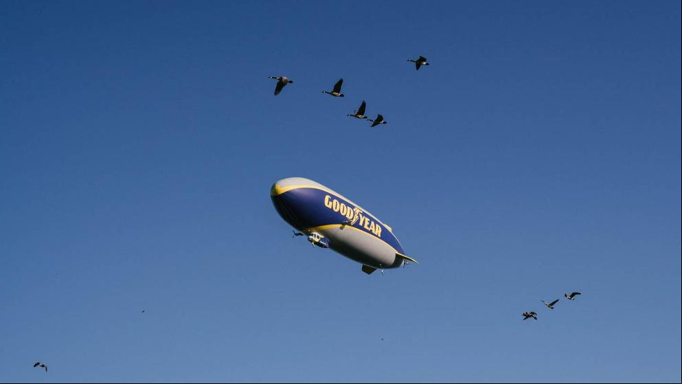 ¿Te imaginas pasar una noche a bordo del dirigible de Goodyear?