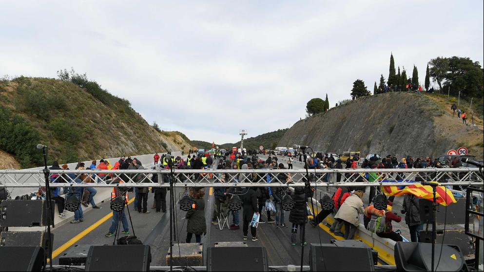 En directo: Tsunami Democràtic corta la AP7 en la frontera con Francia