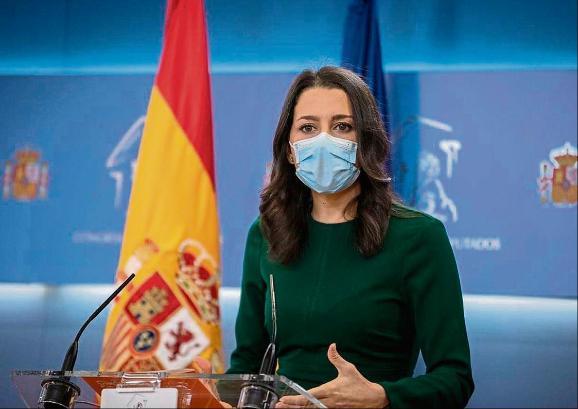 Arrimadas se revuelve contra Casado tras romper el diálogo con el PSOE