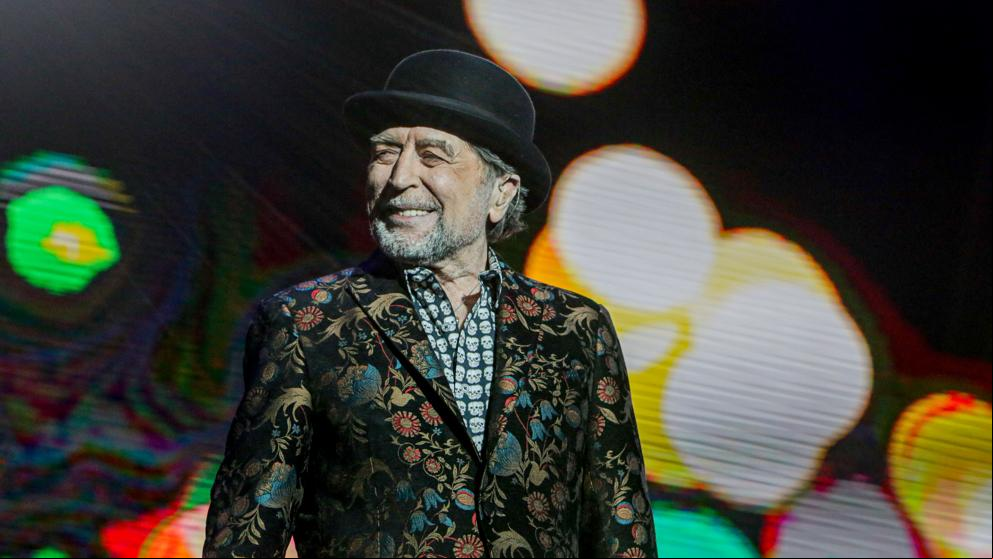Joaquín Sabina presenta una “evolución favorable” y permanece en la UCI