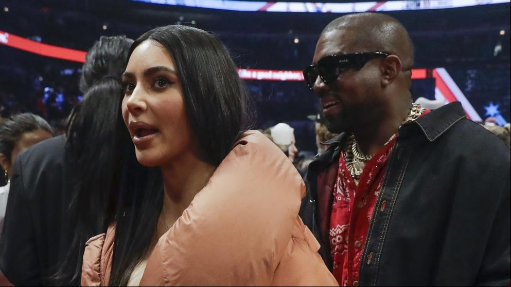 La ‘cobra’ viral de Kanye West a Kim Kardashian en el All-Star Game de la NBA