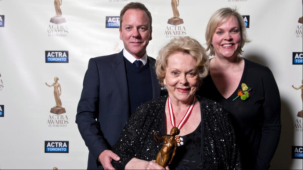 Fallece a los 86 años la actriz Shirley Douglas, madre de Kiefer Sutherland
