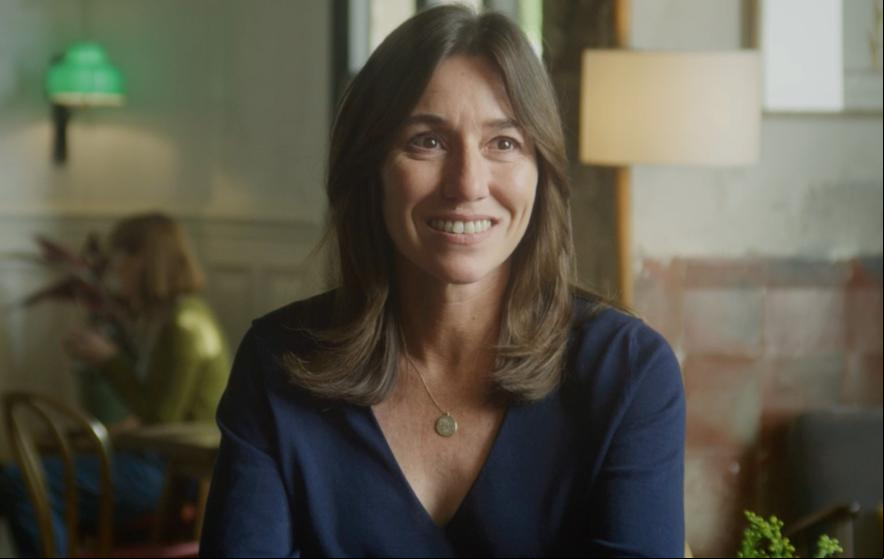 “Somos las decisiones que tomamos”: la moraleja de este corto de Lola Dueñas, aplicada a tus finanzas