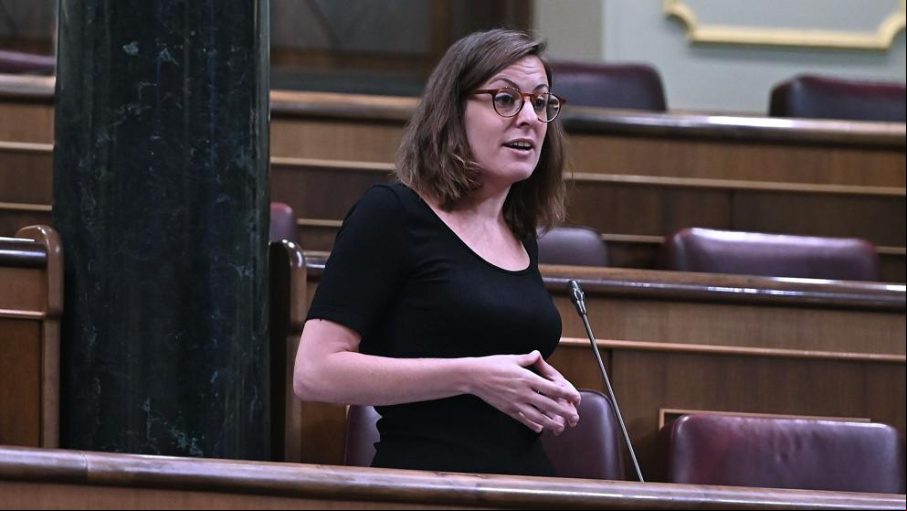 UP critica al PSOE por querer retirar unas alusiones de la CUP sobre la monarquía