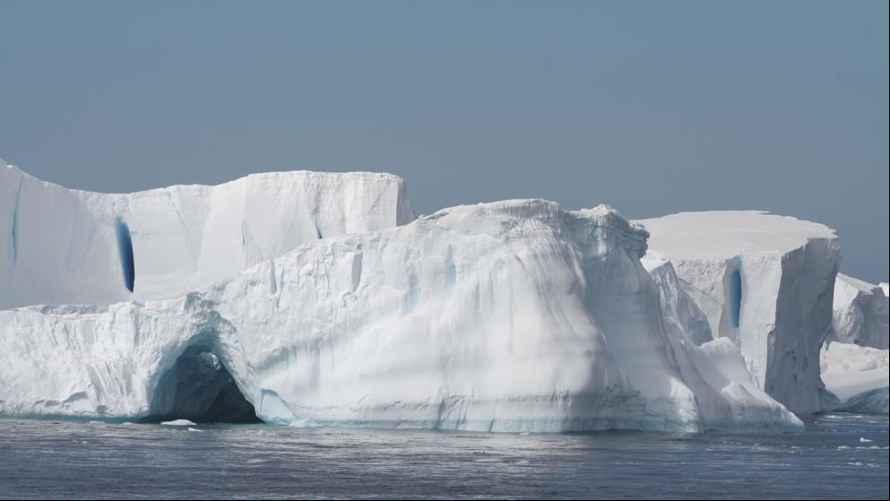 Nuevos secretos que esconde el océano oculto bajo el hielo de la Antártida