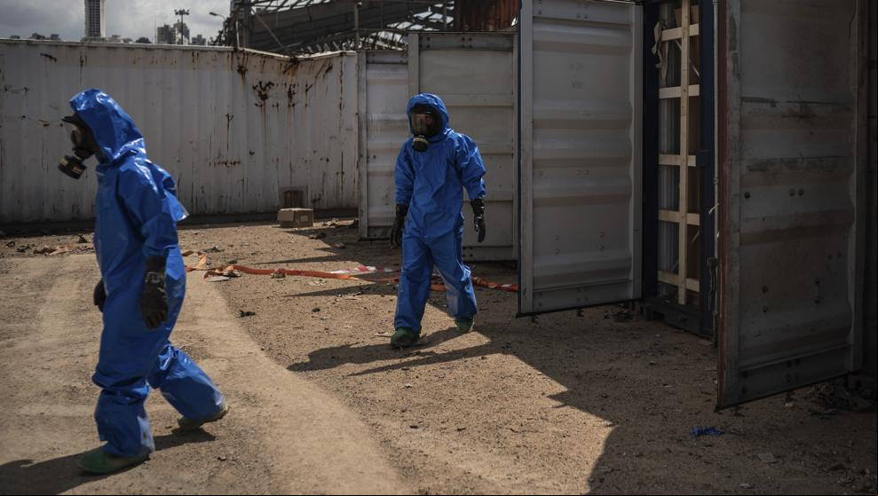 Un experto sobre el terreno advierte que todavía hay material químico peligroso en el puerto de Beirut