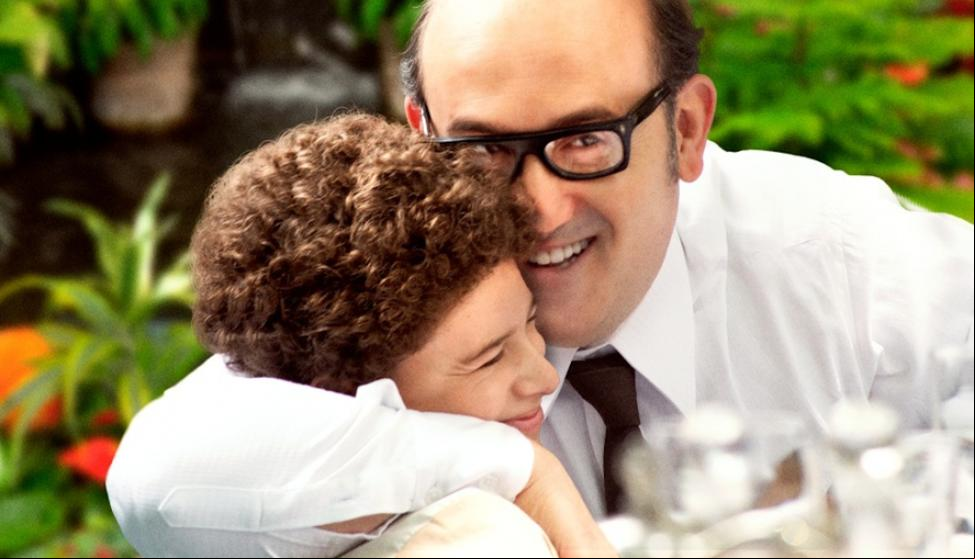 Fernando Trueba vuelve con una carta de amor a un héroe de la salud pública