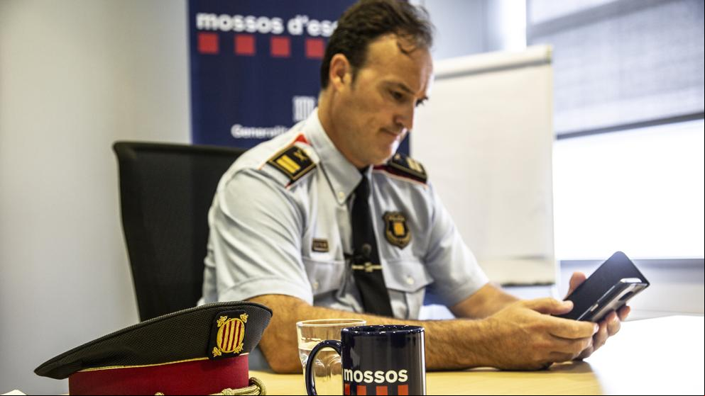 Sallent defiende su labor al frente de los Mossos y rechaza dimitir si se reite a Trapero