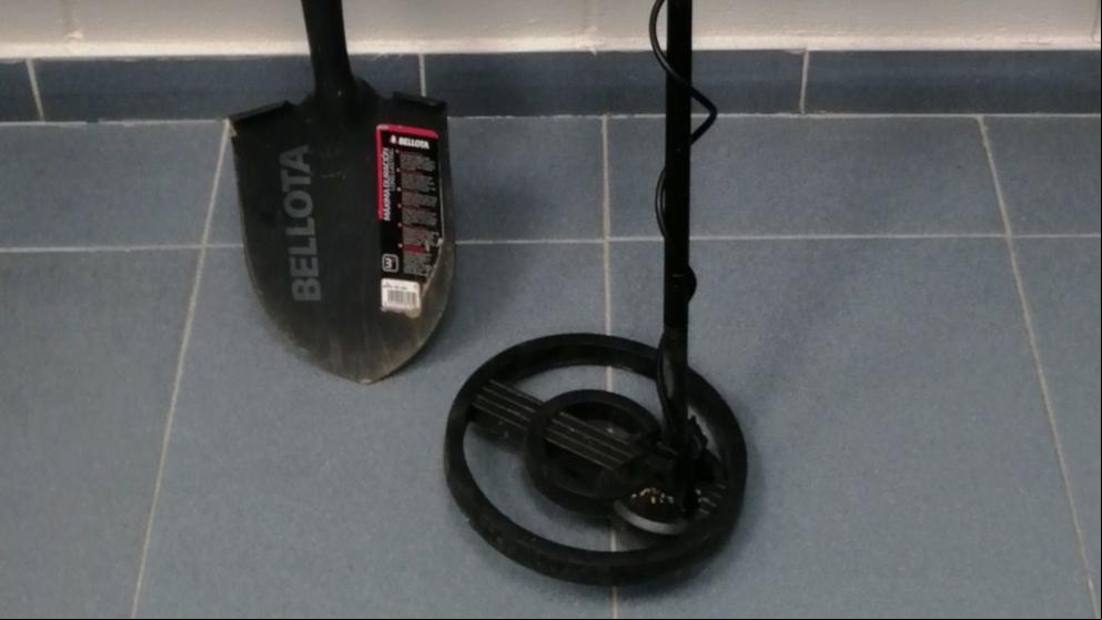 Detenido cuando buscaba restos arqueológicos con un detector de metales en Ullastret