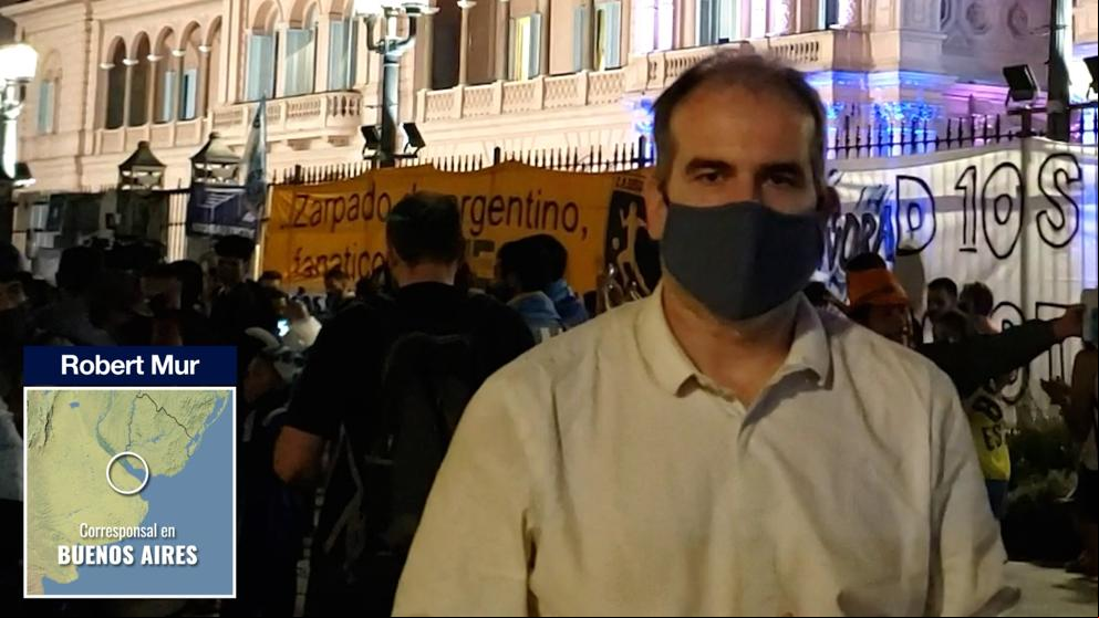 Colas frente a la Casa Rosada para despedirse de Maradona